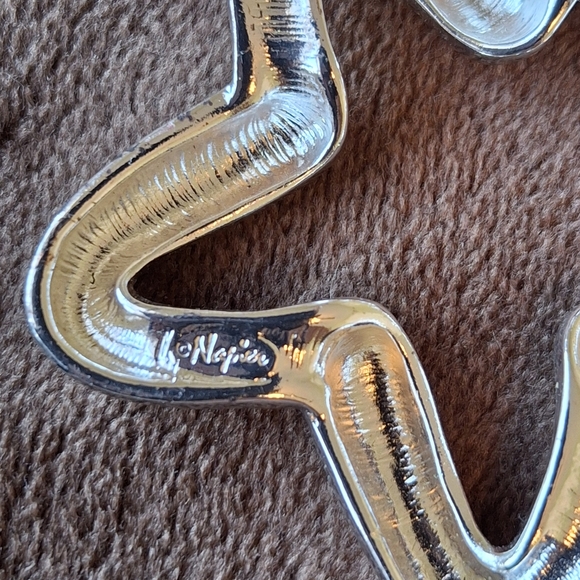 Napier Silver Star Shaped Pin Brooch - Picture 3 of 4